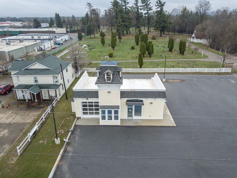 More Photos Of 508 E Houghton Ave, West Branch Freestanding For Sale