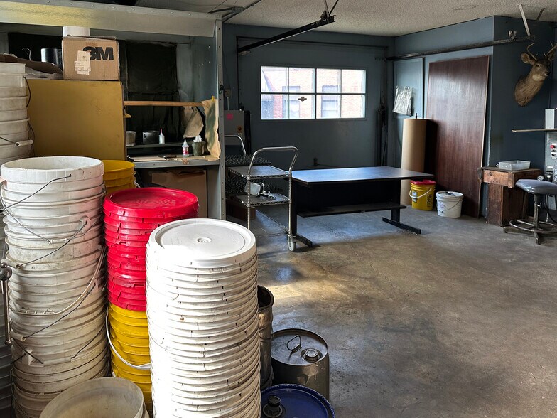 More Photos Of 2603 E 7th Ave, North Saint Paul Light Manufacturing For Sale