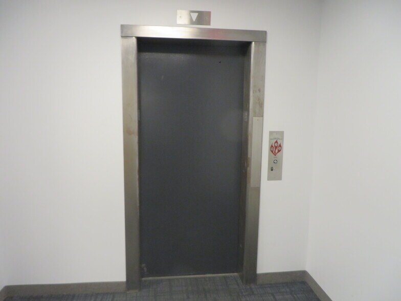 More Photos Of 34 W Main St, Somerville Office For Lease