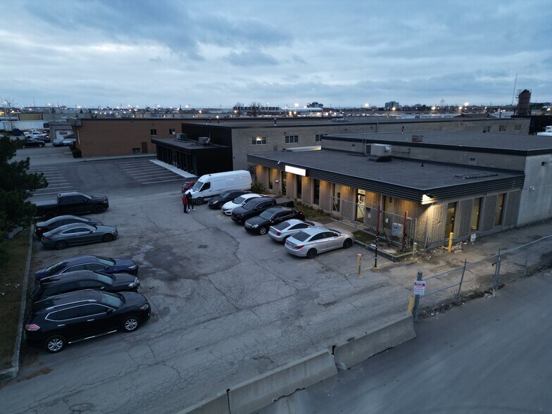 More Photos Of 1801 Shawson Dr, Mississauga Warehouse For Sale