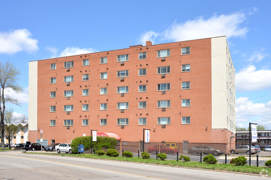 Primary Photo Of 4960 Ridge Ave, Cincinnati Apartments For Lease