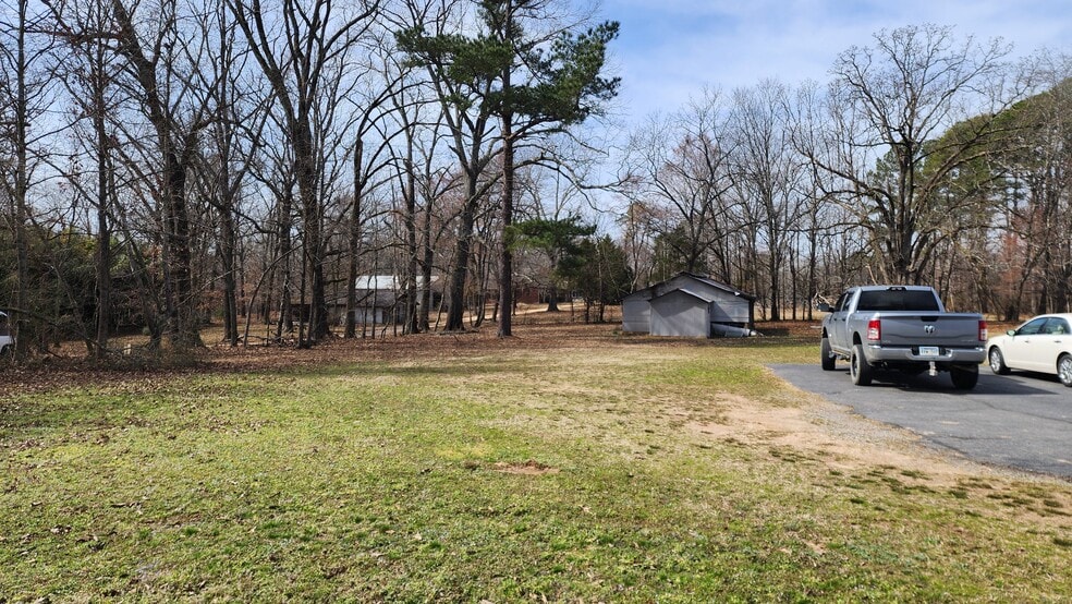 More Photos Of 5013 Springhill Rd, Benton Freestanding For Sale