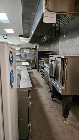 More Photos Of 53 High St, Nashua Freestanding For Lease