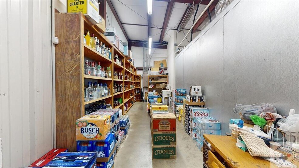 More Photos Of 914 N State Line Ave, Texarkana Storefront For Sale