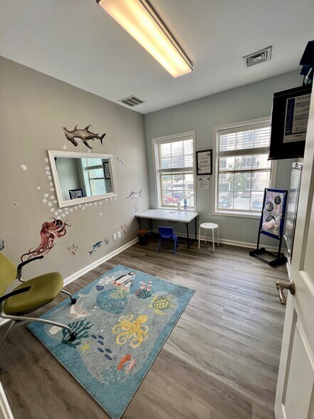 More Photos Of 8607-8609 2nd Ave, Silver Spring Medical For Sale