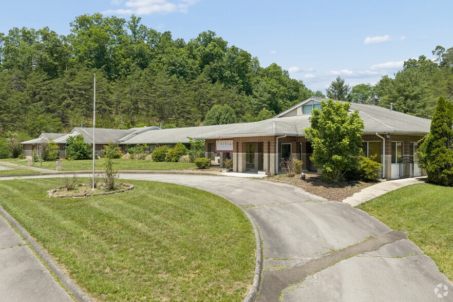 More Photos Of 250 Belle Brook Rd, Bristol Congregate Senior Housing For Sale