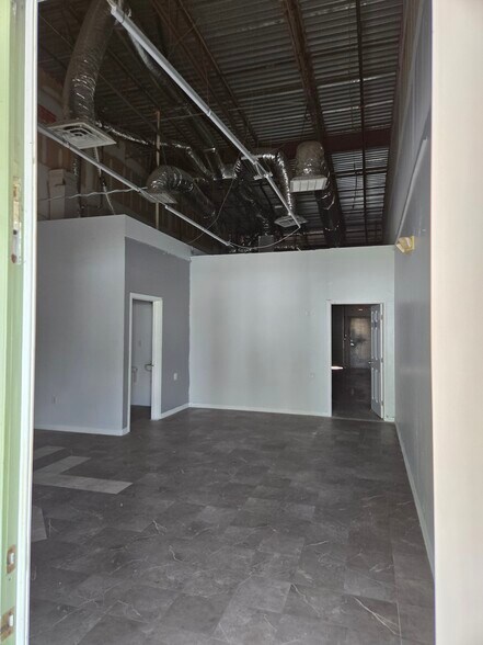 More Photos Of 413 NE Van Loon Ln, Cape Coral Light Distribution For Lease