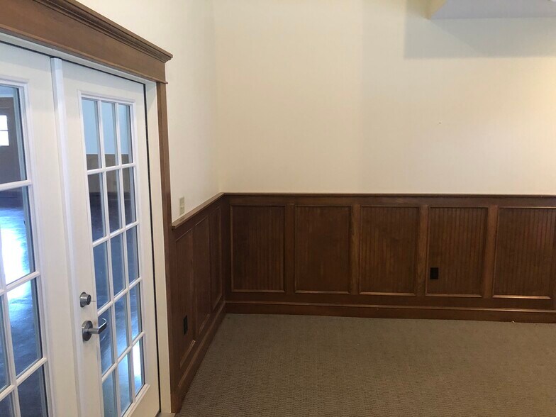 More Photos Of 23 Forry St, Newark Office Residential For Lease