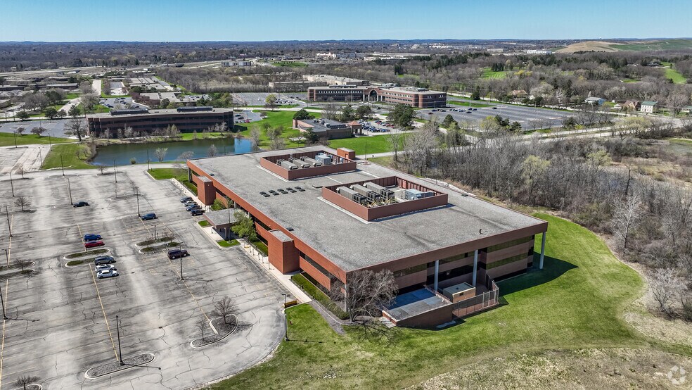 More Photos Of 11000 W Lake Park Dr, Milwaukee Office For Sale