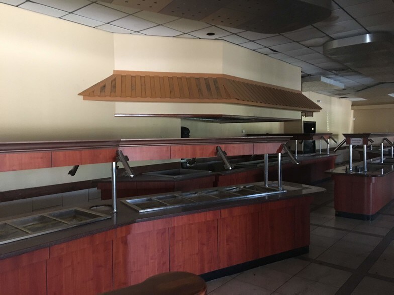 More Photos Of 5151 Avenue H, Rosenberg Restaurant For Sale