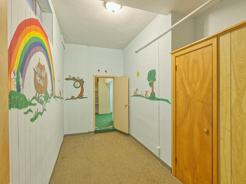 More Photos Of 410 1st St N, Winsted Office For Sale