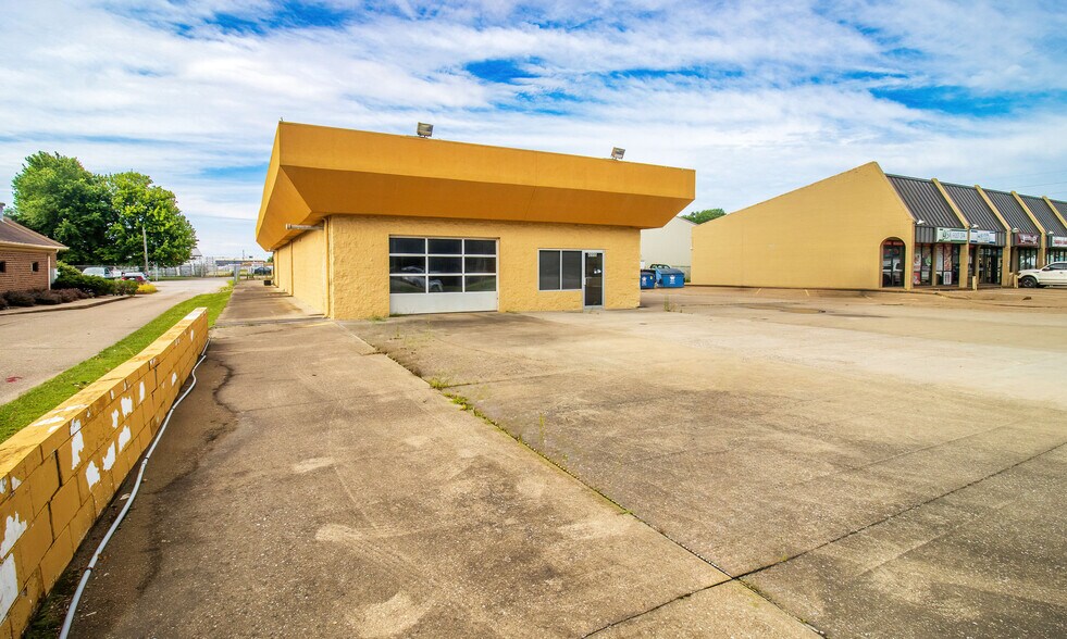 More Photos Of 4115 E Morgan Ave, Evansville Storefront For Sale