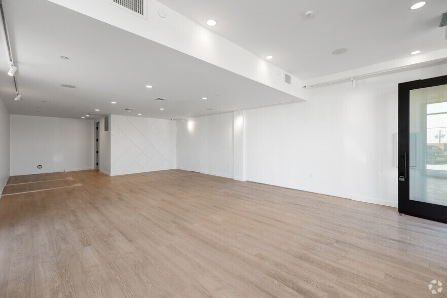 More Photos Of 330 S Cedros Ave, Solana Beach Apartments For Lease