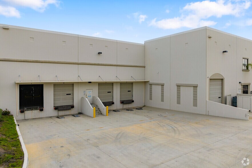 More Photos Of 4832-4850 Azusa Canyon Rd, Irwindale Warehouse For Lease