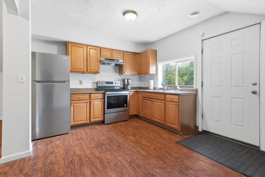 More Photos Of 3762 Saxonburg Blvd, Cheswick Auto Repair For Sale