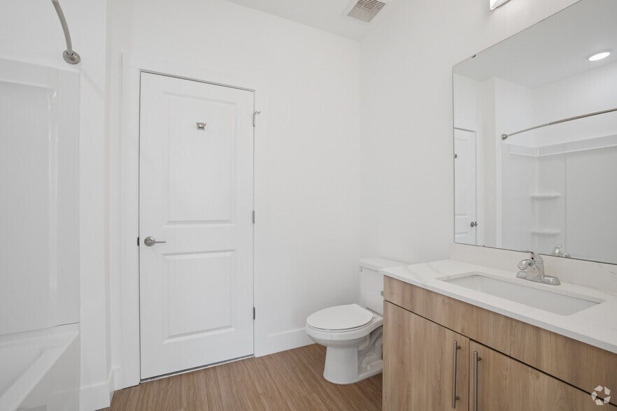 More Photos Of 14801 Statesville Rd, Huntersville Apartments For Sale