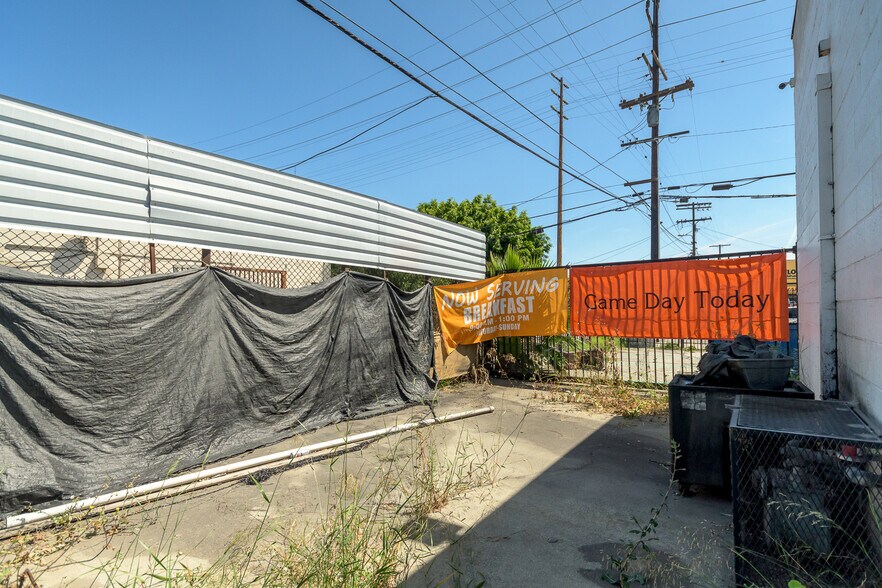 More Photos Of 853 E Manchester Ave, Los Angeles Restaurant For Sale