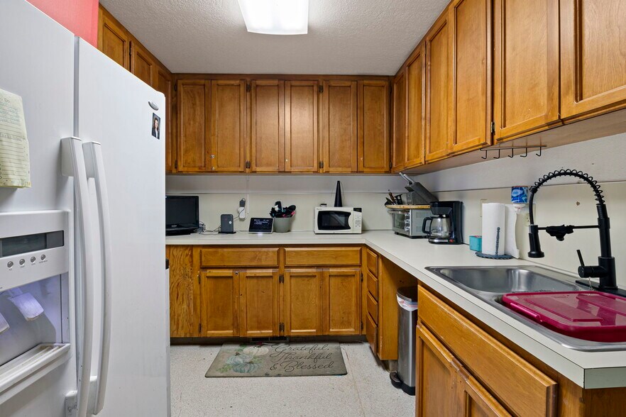 More Photos Of 92 NW Glenhart Ave, Winston Freestanding For Sale