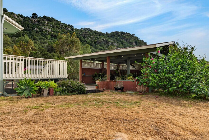 More Photos Of 14621 Woods Valley rd, Valley Center Flex For Sale