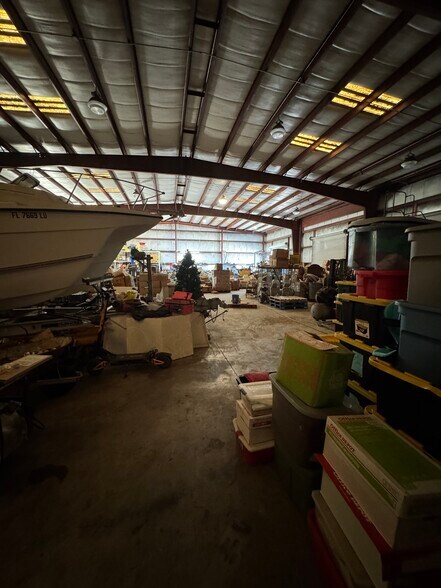 More Photos Of 5404 33rd St E, Bradenton Distribution For Lease