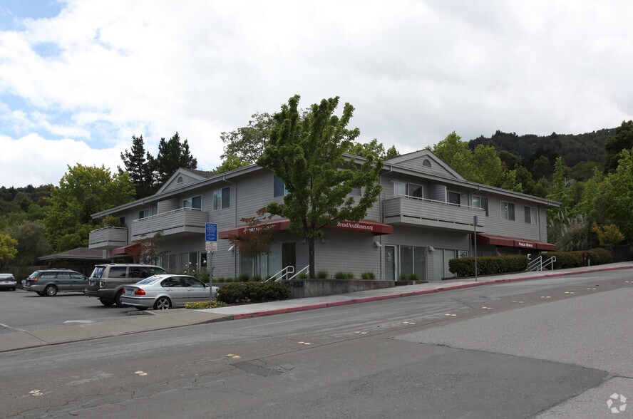 More Photos Of 215-233 Tamalpais Dr, Corte Madera Office For Lease