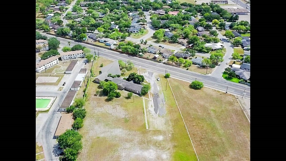 More Photos Of 1120 E Sen Carlos Truan Blvd, Kingsville Restaurant For Sale