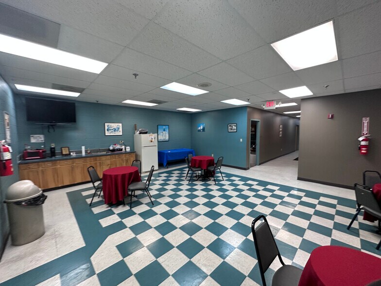 More Photos Of 505 Lake Way Pl, Tullahoma Manufacturing For Sale