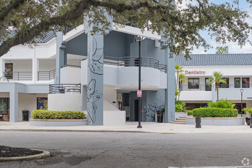 More Photos Of 7820-7860 Glades Rd, Boca Raton Office For Lease