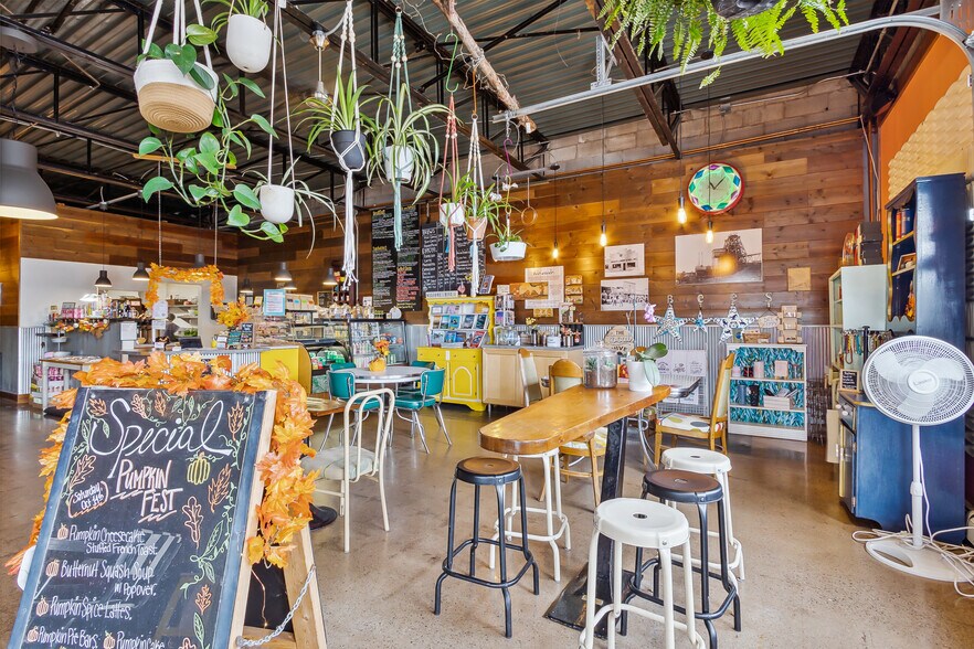 More Photos Of 103 Main St N, Aurora Restaurant For Sale