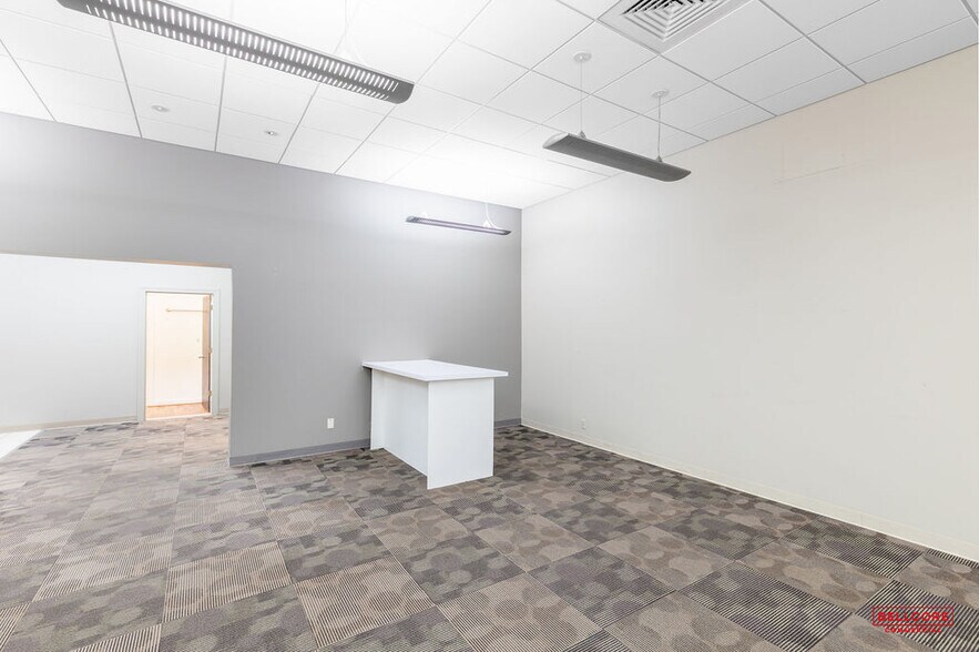 More Photos Of 427 Garden St, Pensacola General Retail For Lease