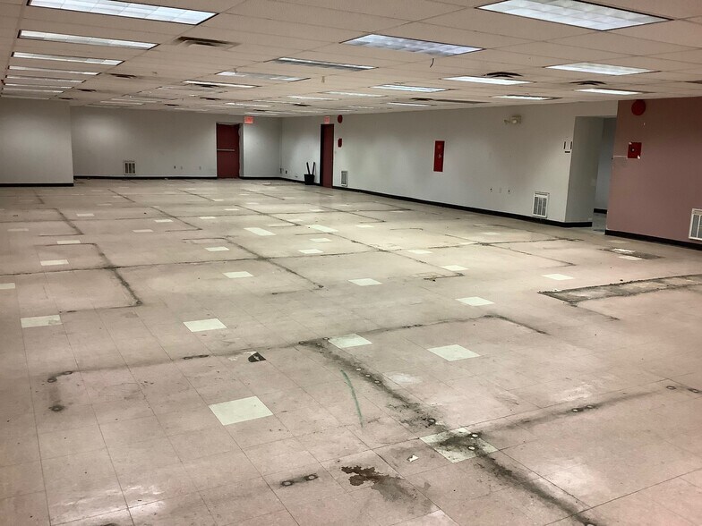 More Photos Of 19 Rogers Ave, Brooklyn Office For Lease