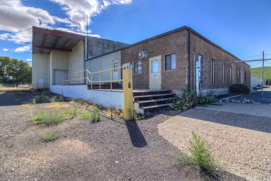 Primary Photo Of 408 Russell St, Milton-Freewater Warehouse For Lease