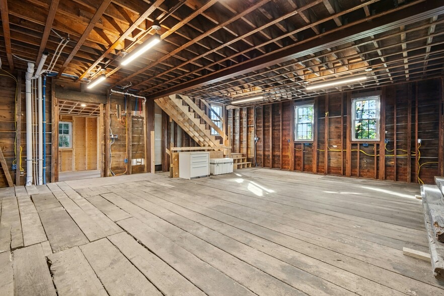 More Photos Of 8 Pine St, Boston Flex For Sale