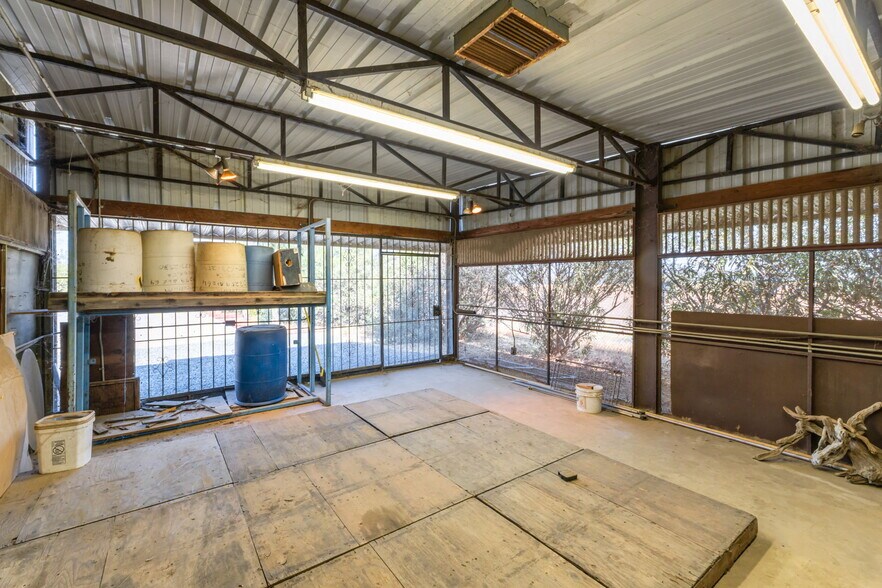 More Photos Of 23259 Avenue 64 Ave, Ducor Warehouse For Sale