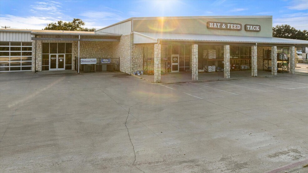 More Photos Of 2521 E US Highway 377, Granbury Freestanding For Sale