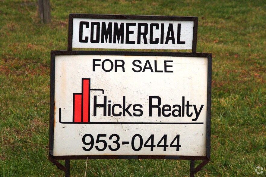 More Photos Of 3140 E Atherton Rd, Burton Distribution For Sale