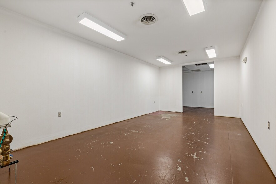More Photos Of 5955 Mt Rushmore Rd, Rapid City Storefront Retail Office For Sale