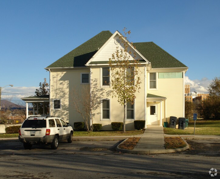 More Photos Of 124 Wells Ave NW, Roanoke Office Residential For Sale