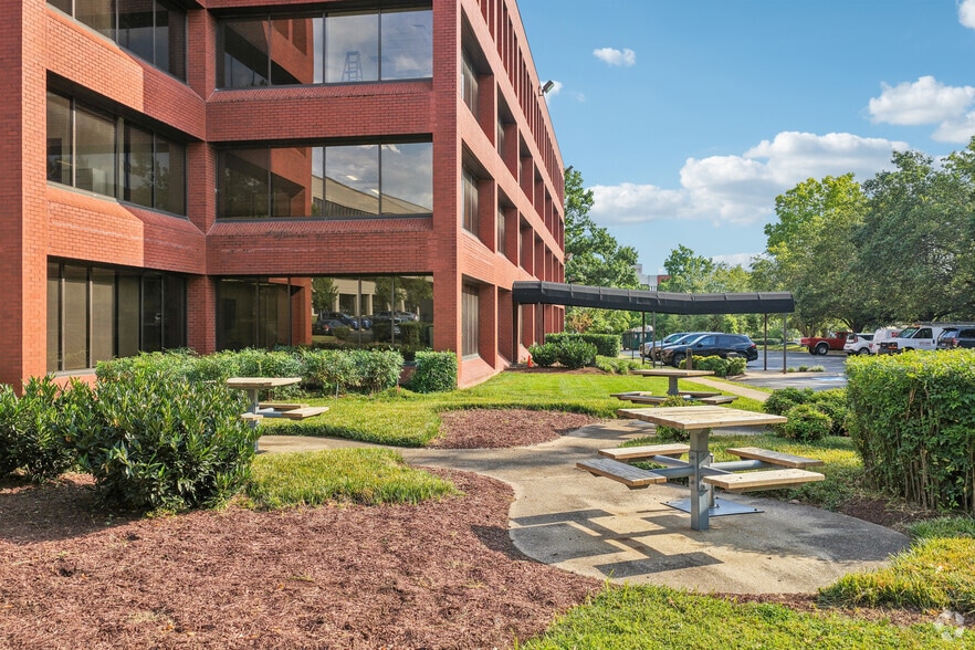 More Photos Of 111 Westwood Pl, Brentwood Office For Lease