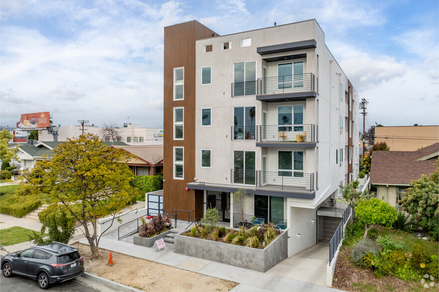 Primary Photo Of 222 N Manhattan Pl, Los Angeles Apartments For Sale