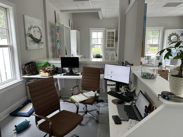 More Photos Of 12 Celadon Dr, Beaufort Storefront Retail Office For Lease
