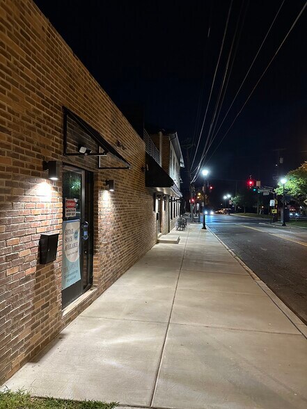 More Photos Of 102 Clements Bridge Rd, Barrington Restaurant For Lease