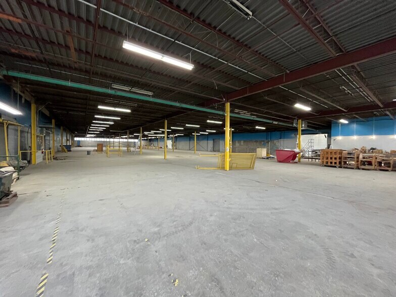 More Photos Of 913 Brock Rd, Pickering Warehouse For Lease