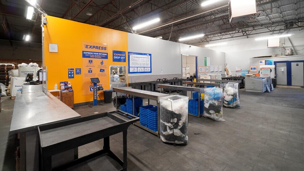 More Photos Of 21-63 Braid St, New Westminster Warehouse For Lease