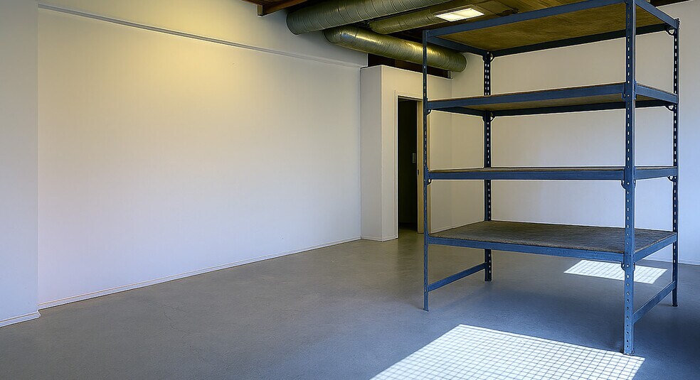 More Photos Of 20644 Fraser Hwy, Langley Medical For Lease
