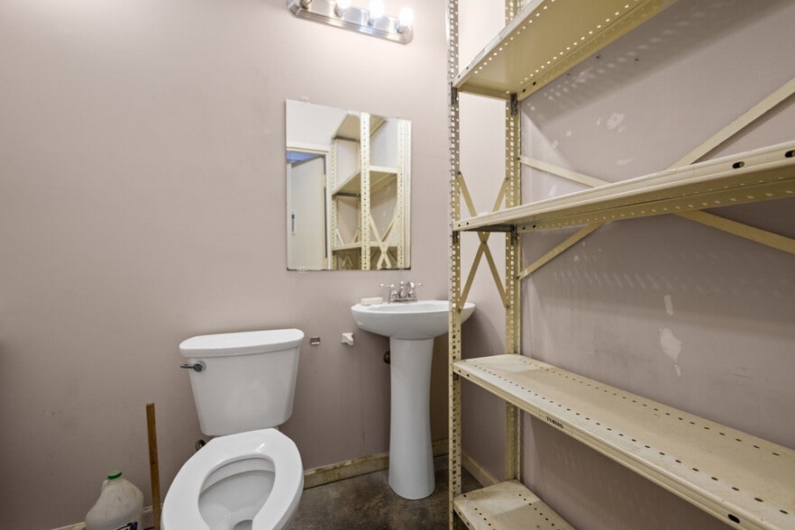 More Photos Of 106 Abigayles Row, Scott Warehouse For Sale