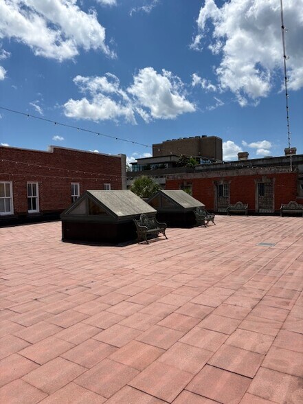 More Photos Of 917 Bay/211 Charles St, Beaufort Storefront Retail Residential For Sale