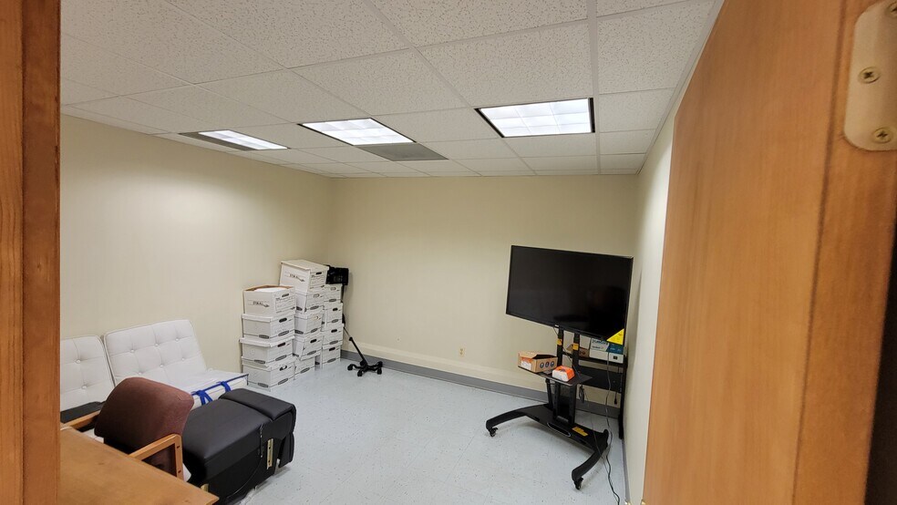 More Photos Of 200 Lake St, Newburgh Healthcare For Sale