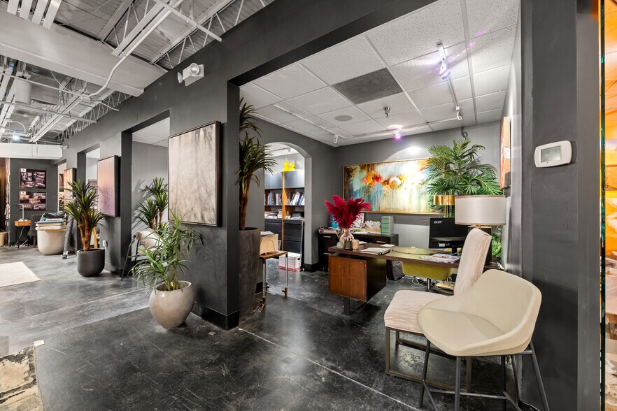 More Photos Of 475 S Broadway St, Denver Freestanding For Sale