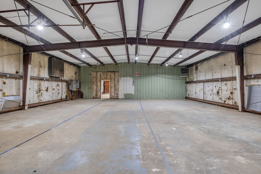 More Photos Of 1409 Buffalo Rd, Lawrenceburg Warehouse For Sale